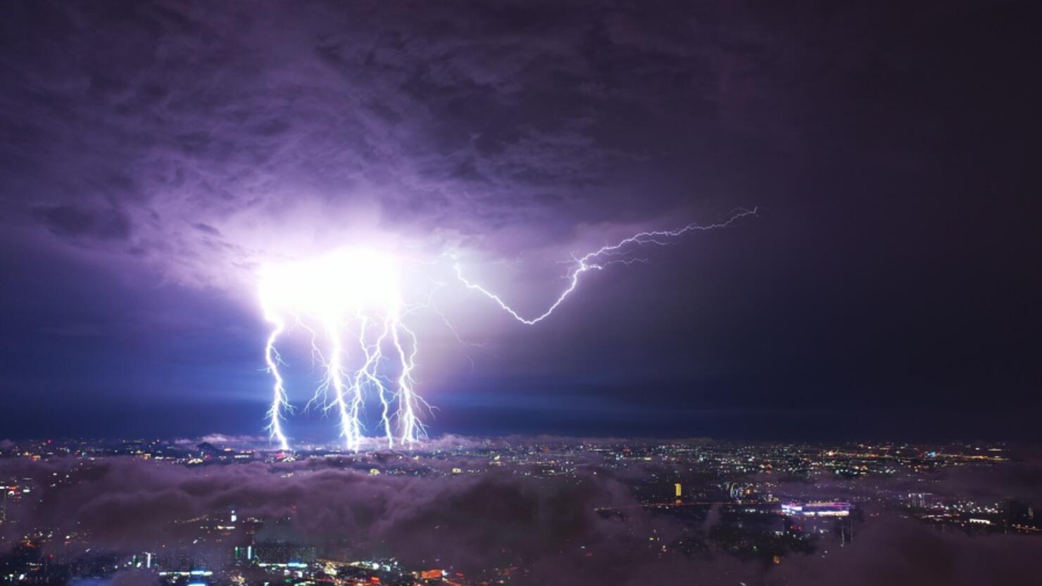 Insane Video Shows Aerial View Of Lightning Strike Above Phoenix | iHeart