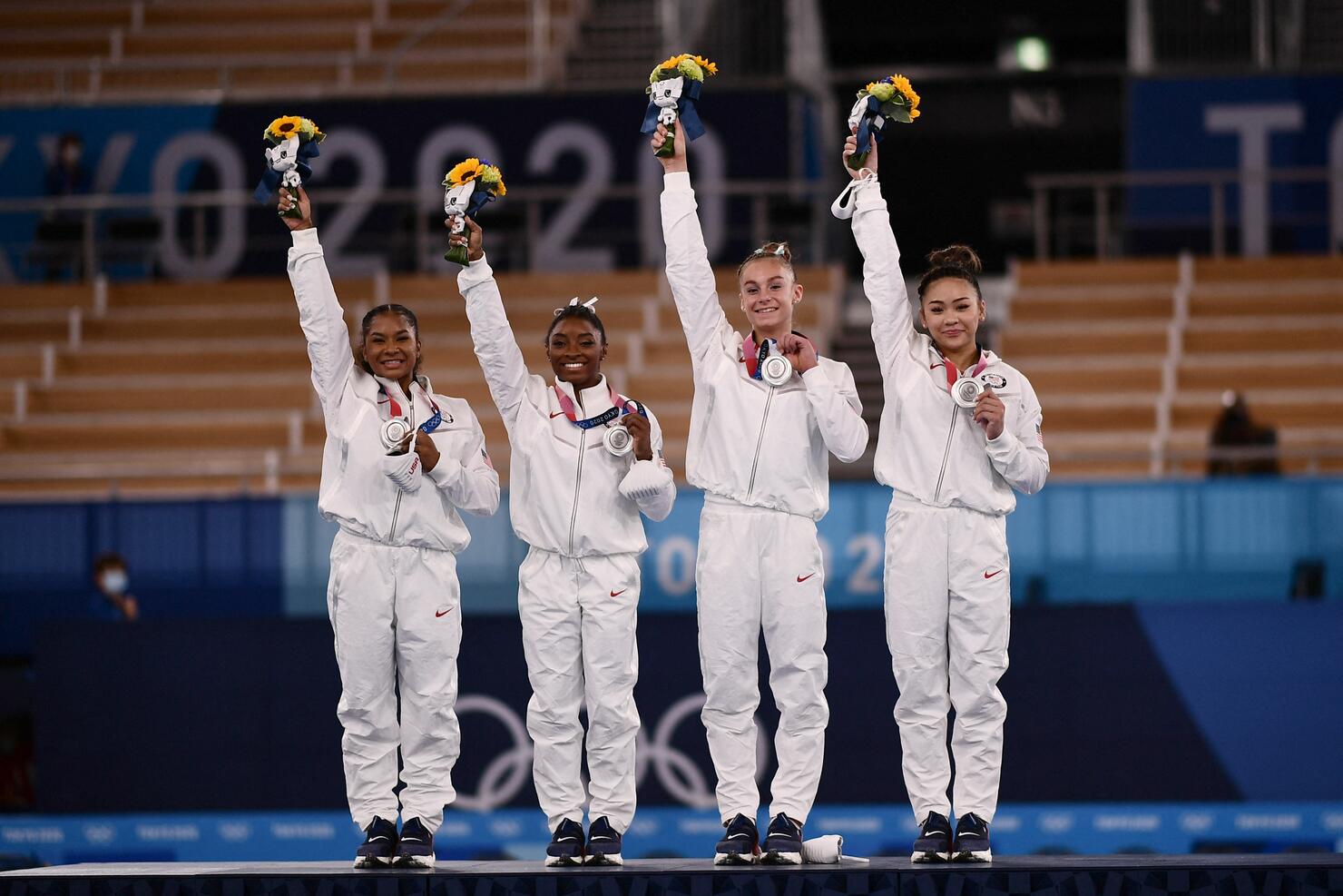 Carmel Kallemaa wins silver medal in rhythmic gymnastics clubs final at  Commonwealth Games