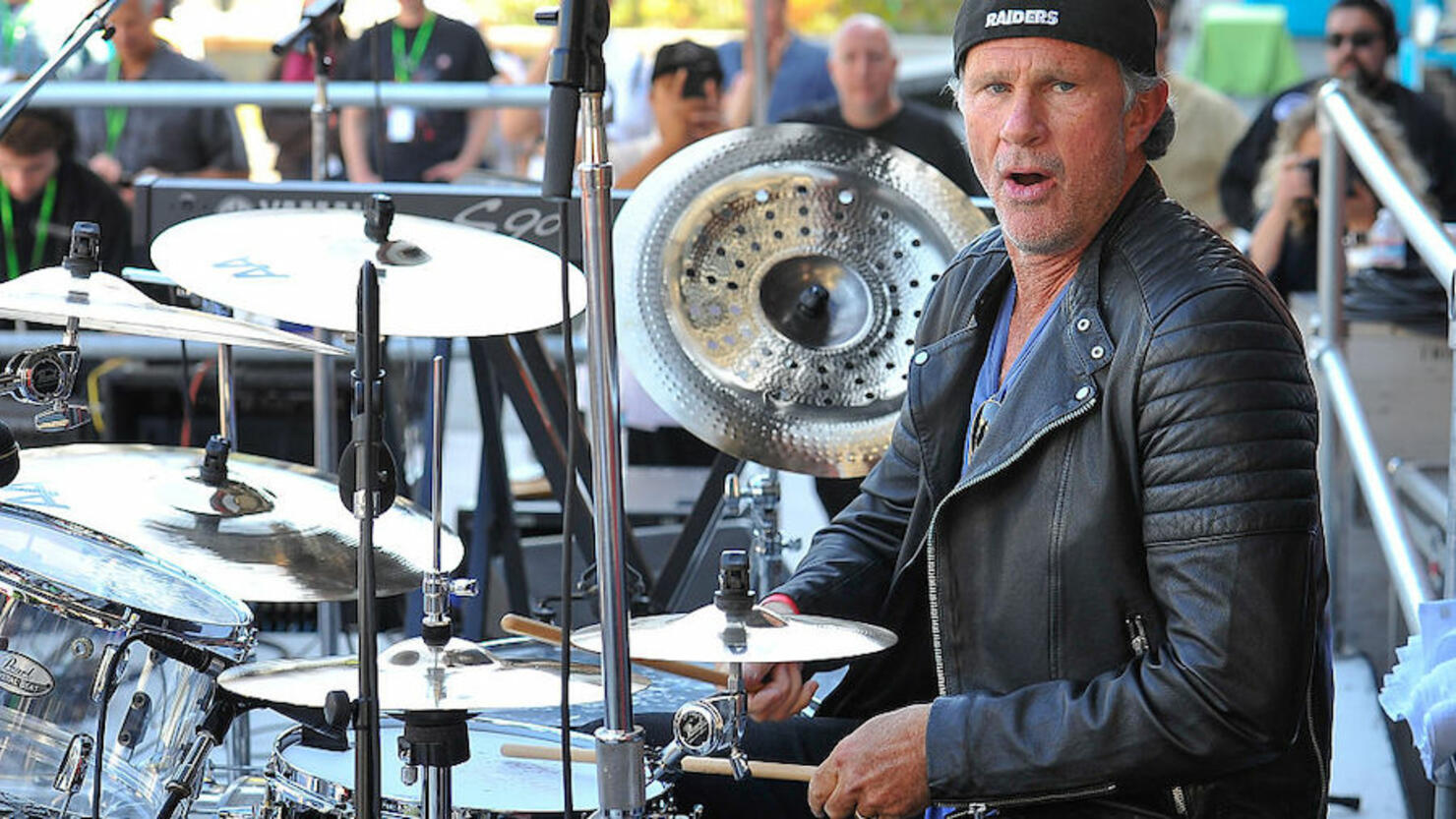 Chad Smith S Daughter Covers Red Hot Chili Peppers Universally Speaking Iheart