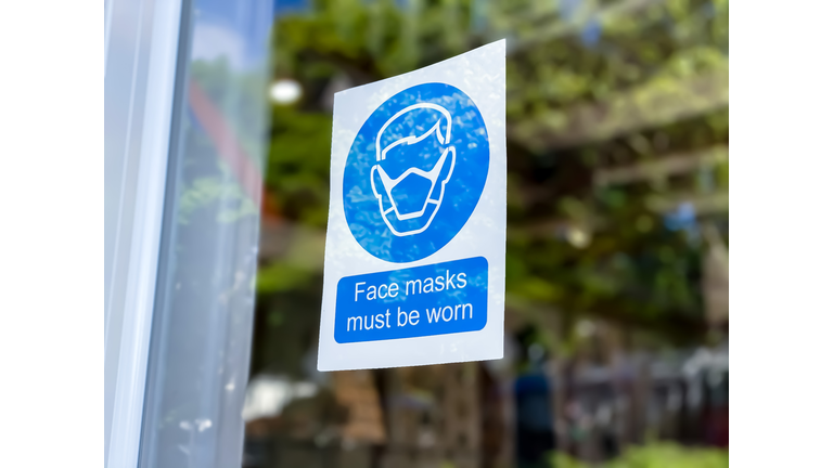 retail store covid-19 mandatory face mask sign