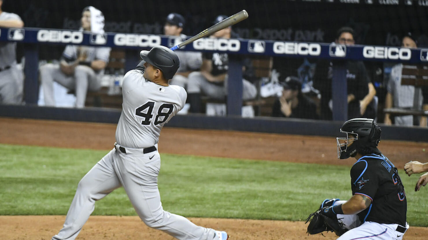 Anthony Rizzo crushes first home run with New York Yankees