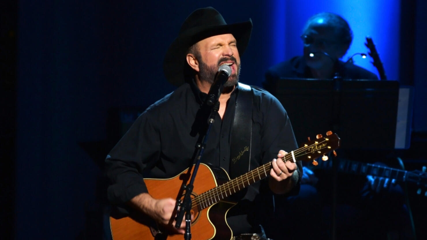 Garth Brooks Nashville Concert: Singer On Postponed Nissan