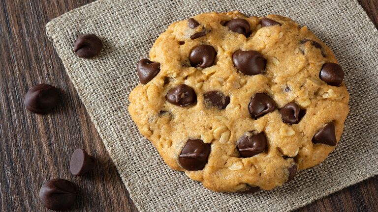 Chocolate Chip Oatmeal Cookies