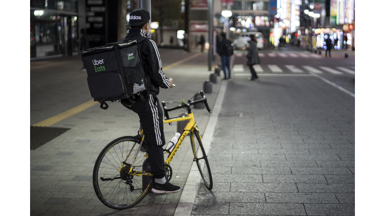 Tokyo Shut Nightlife Businesses To Contain Spread Of The Coronavirus