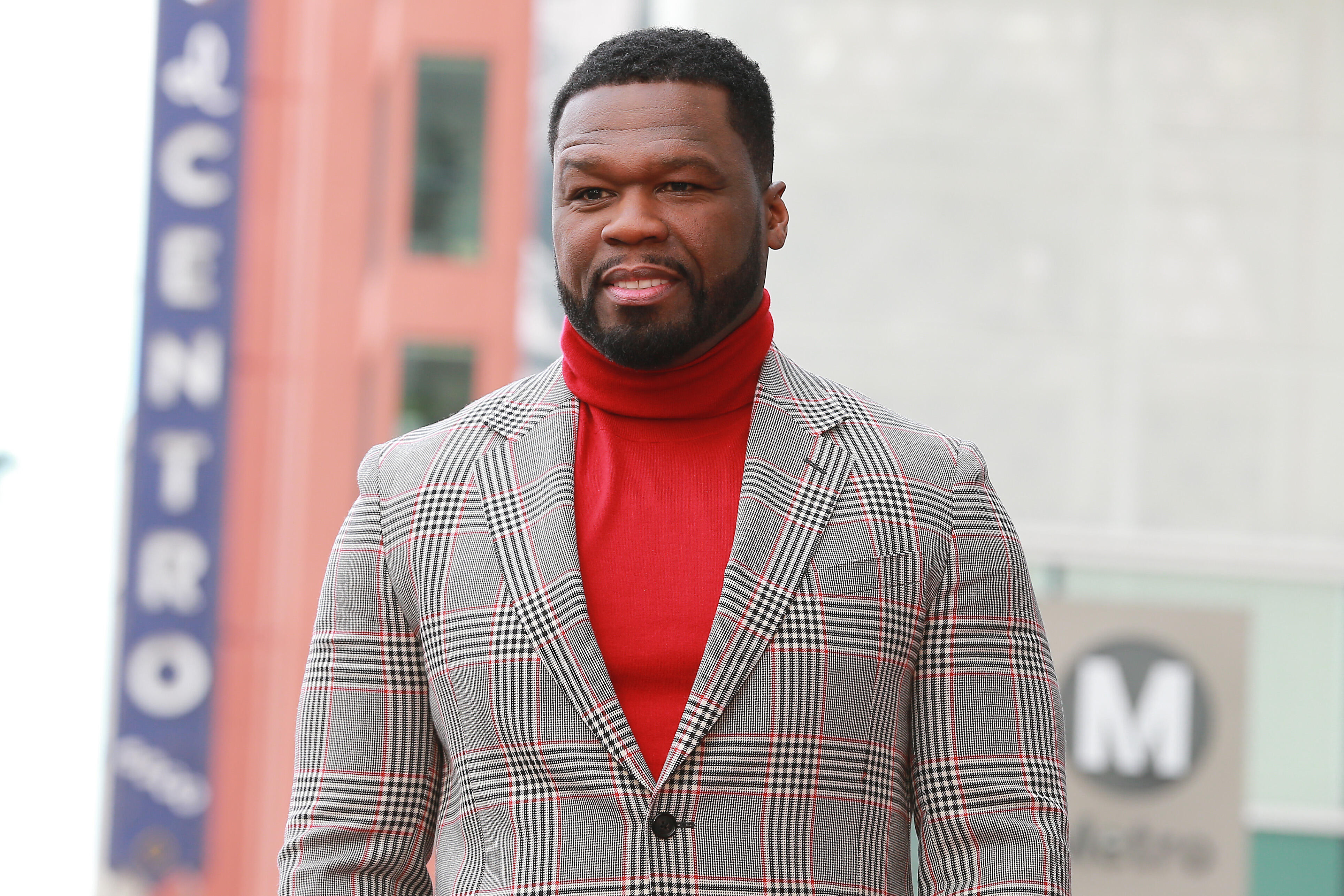 50 Cent in Iowa: Rapper meets fans at Ankeny Hy-Vee for bottle signing