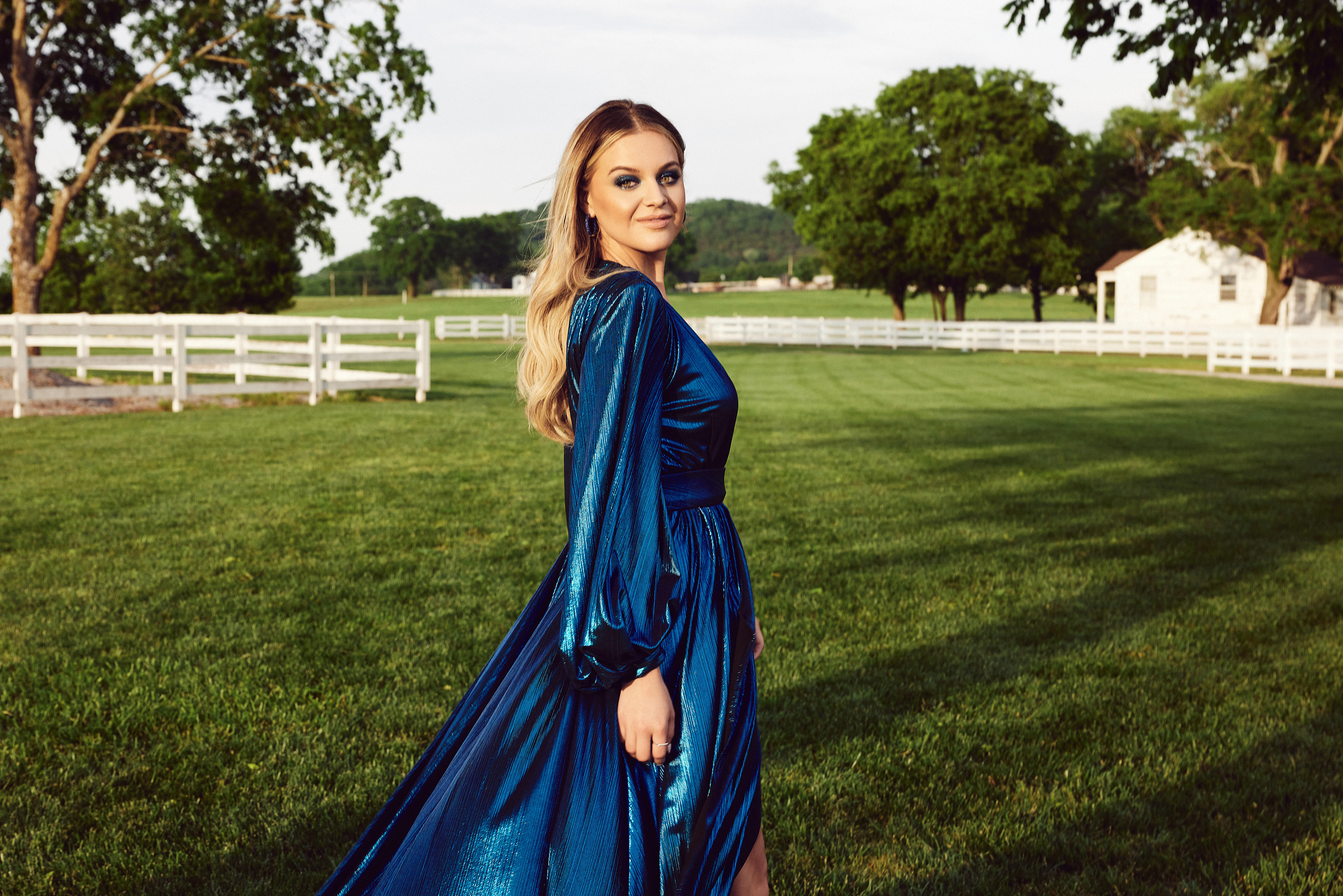 Kelsea Ballerini Poses In Her Underwear With Zero Retouching