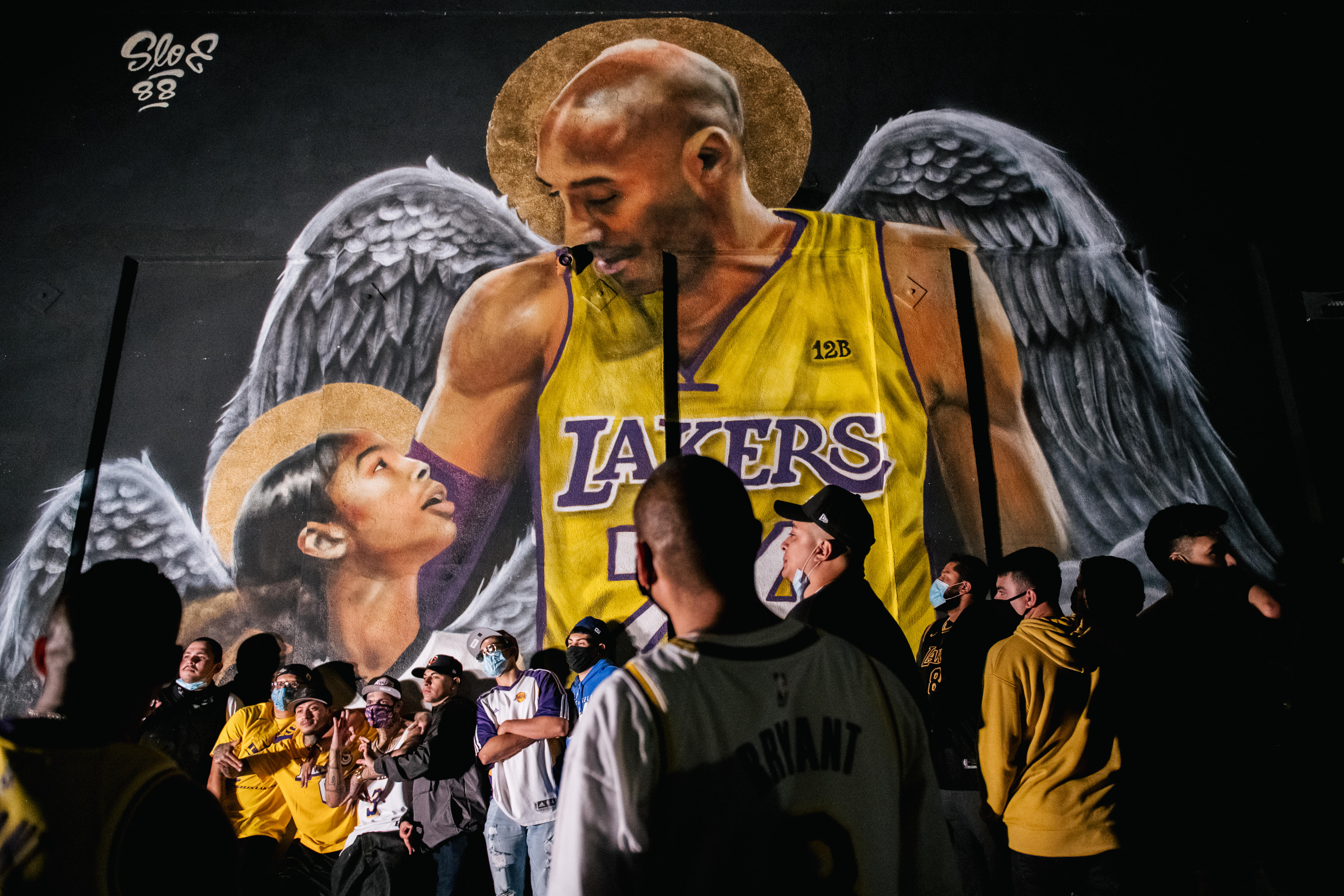 Santa Ana artists' mural of Kobe and Mookie is Mecca for fans of Los  Angeles sports – Orange County Register