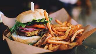 This Restaurant Has The 'Most Delicious' Burger And Fries In New Mexico