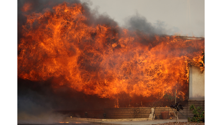 Santa Ana Winds Stoke Another Wildfire in Southern California
