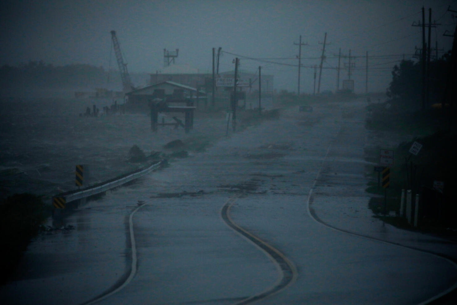 Ida Roars Toward Louisiana With Near Record-Setting Winds