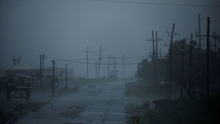 Ida Roars Toward Louisiana With Near Record-Setting Winds