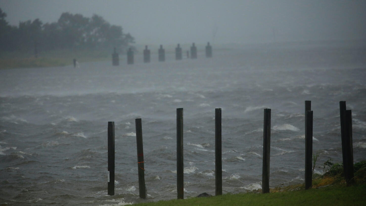 Ida Roars Toward Louisiana With Near Record-Setting Winds