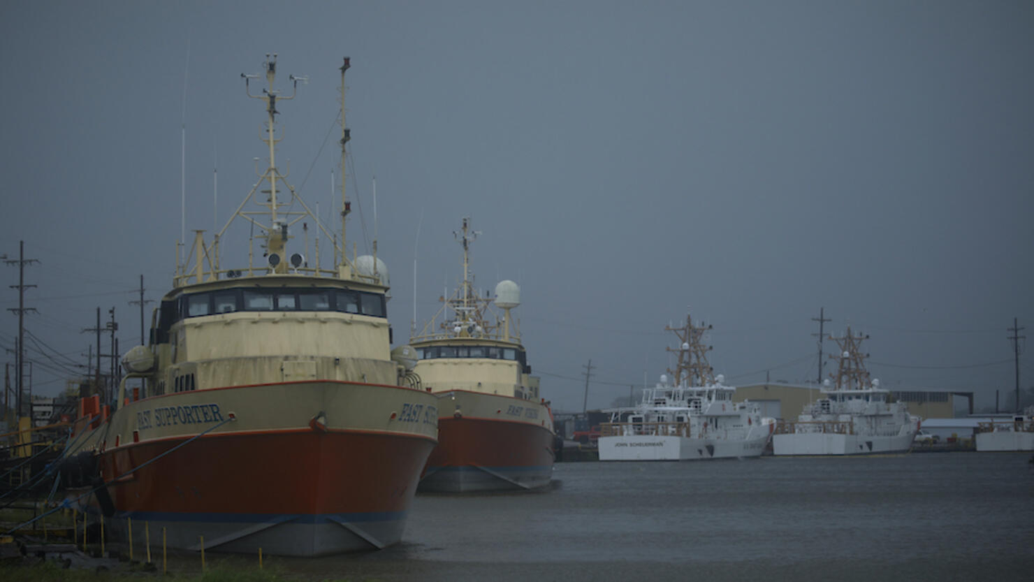 Ida Roars Toward Louisiana With Near Record-Setting Winds