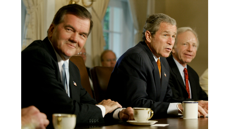 Bush Meets Ridge and Members of Congress 