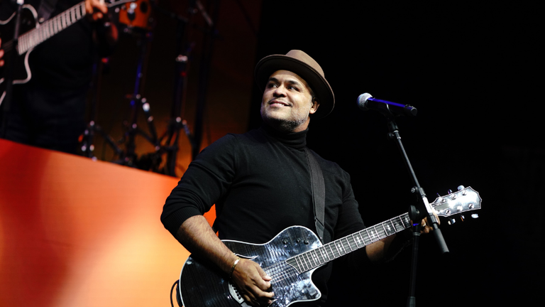 Israel Houghton