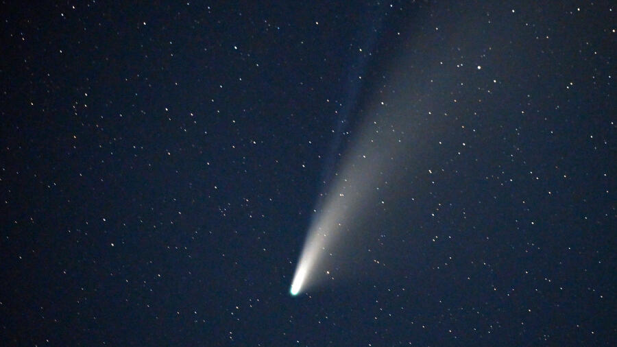 WATCH: Mysterious Light Flies Through Sky Above North Carolina | iHeart