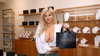 Donna D’Errico Flaunts Her Bikini Body at 54, Slams Haters