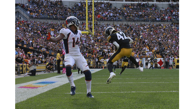 Denver Broncos v Pittsburgh Steelers