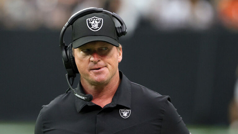 Chicago Bears v Las Vegas Raiders