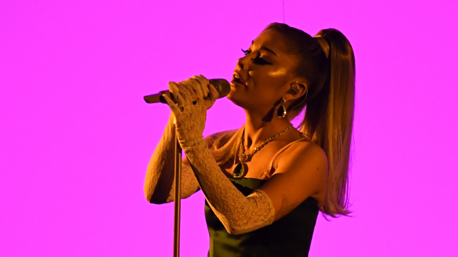 Ariana Grande Cries As Her Contestants Battle Each Other On 'The Voice ...