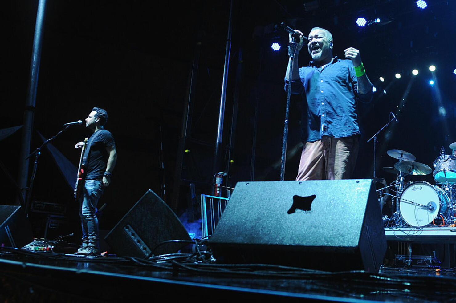 Smash Mouth singer curses fans, slurs words at concert - Los Angeles Times