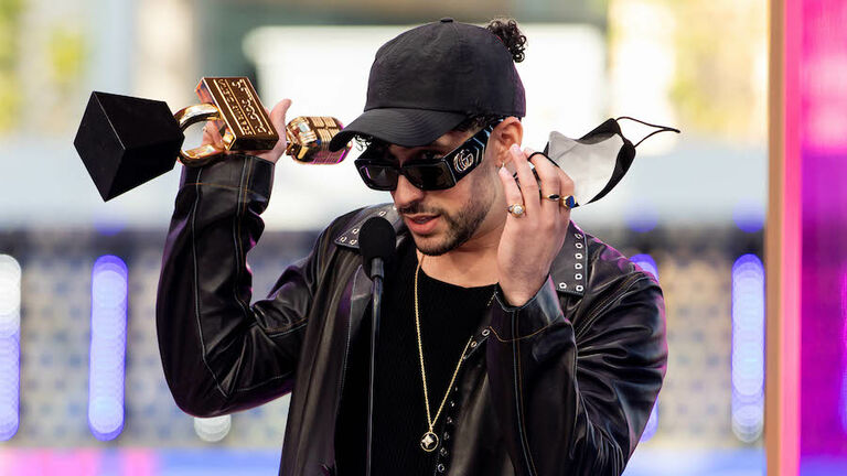 2021 Billboard Music Awards - Salon