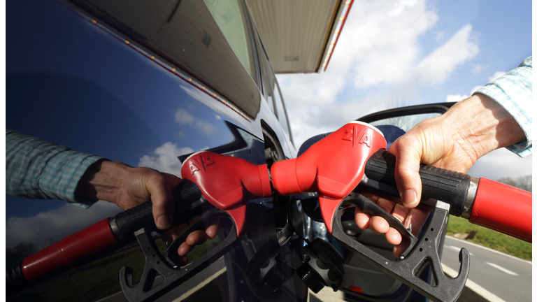 close up ,  refuelling car .