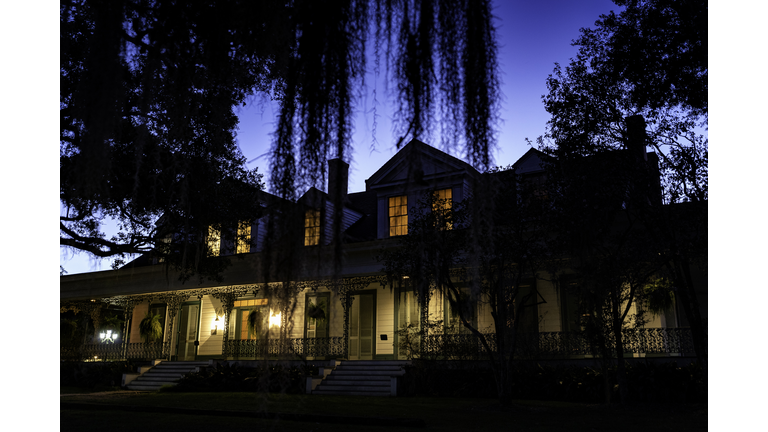 Spooky Myrtles Plantation at night