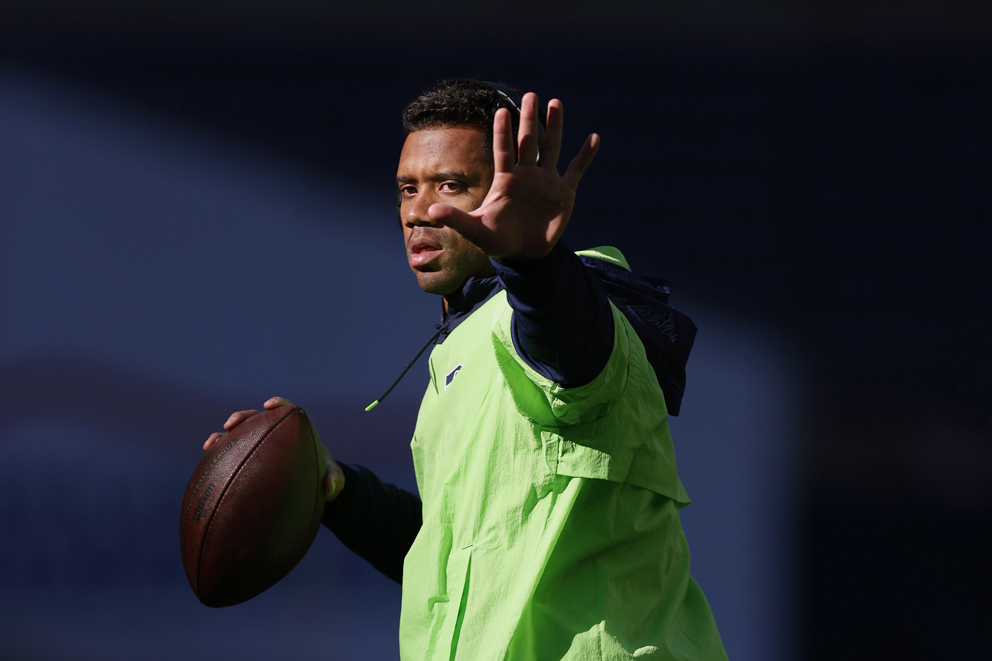 Russell Wilson's flirtation with the exclusive 70% Club - Field Gulls