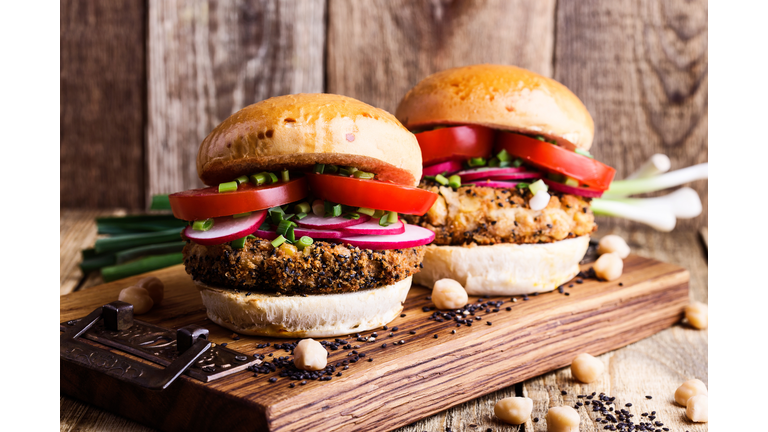 Chickpea veggie burger with fresh vegetables