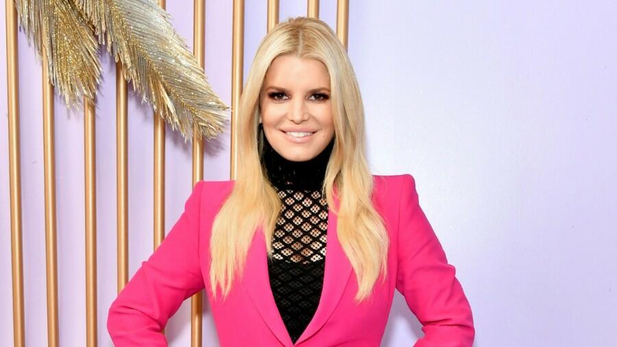 I didn't love myself': Jessica Simpson shares 'unrecognizable