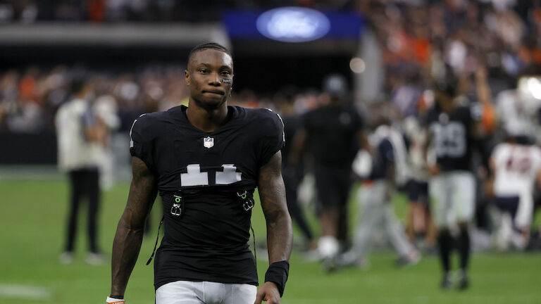 Chicago Bears v Las Vegas Raiders