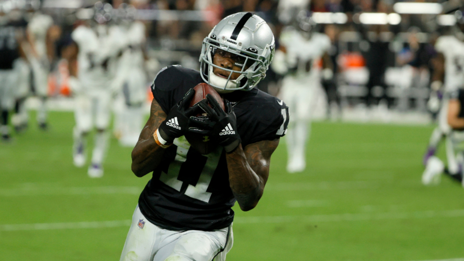 Video Henry Ruggs III Sobs In Girlfriend's Arms Moments After Car