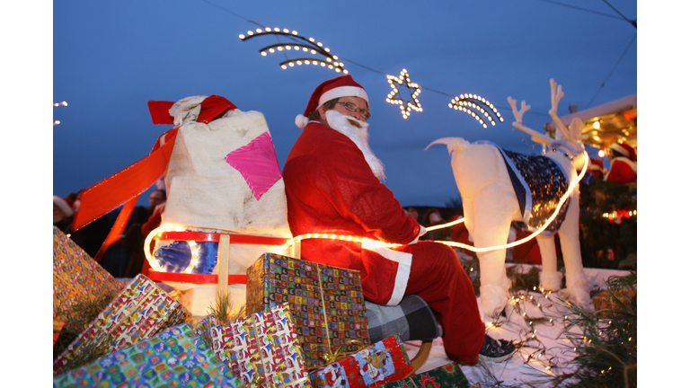 Santa Clauses Meet For Parade