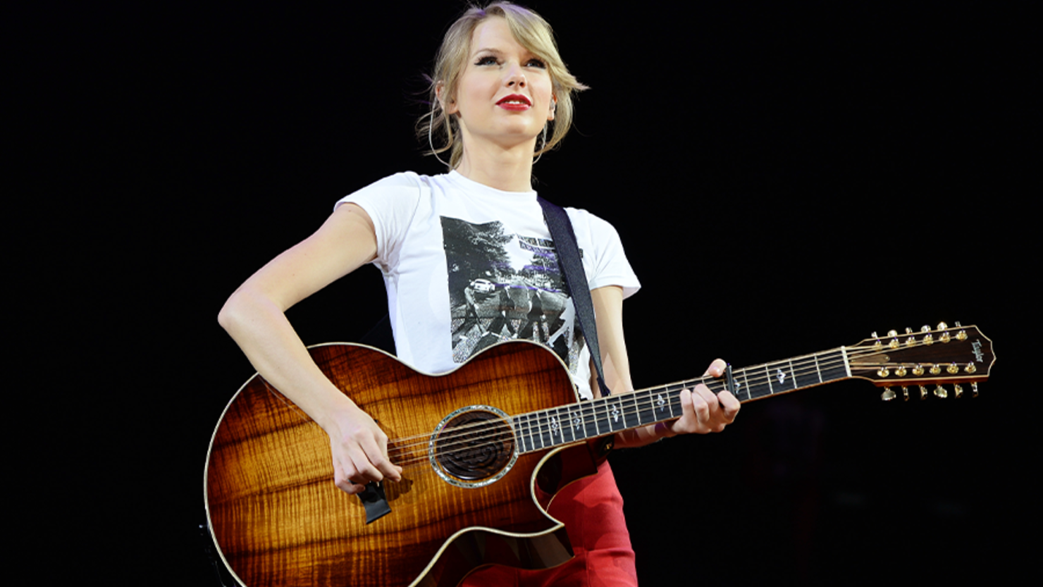 taylor-swift-s-most-heartbreaking-lyrics-from-each-song-on-red-iheart