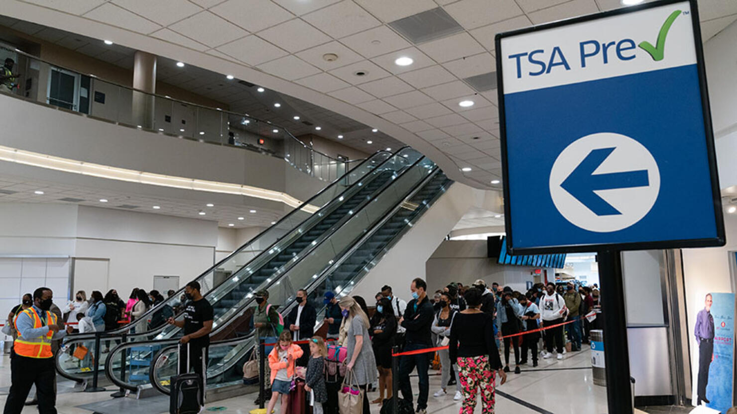 Chaos Erupts At Atlanta Airport After 'Accidental Discharge' Of A Gun ...