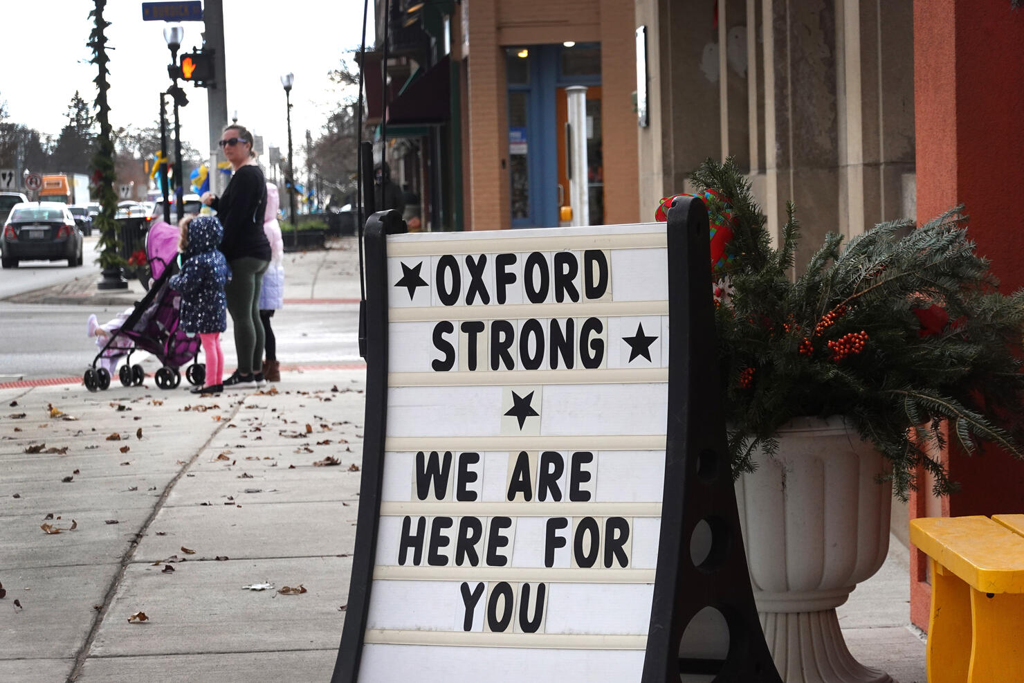 Shooting At Oxford High School In Michigan Leaves 4 Students Dead