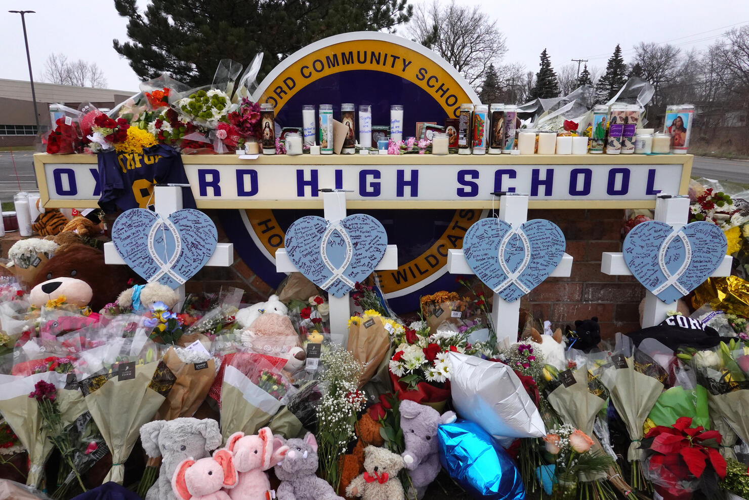 Shooting At Oxford High School In Michigan Leaves 4 Students Dead