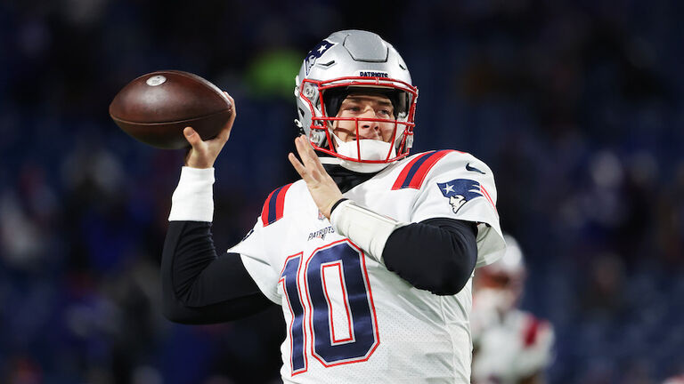 New England Patriots v Buffalo Bills