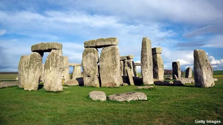 Stonehenge to be Celebrated with 'Landmark' Exhibition at British ...