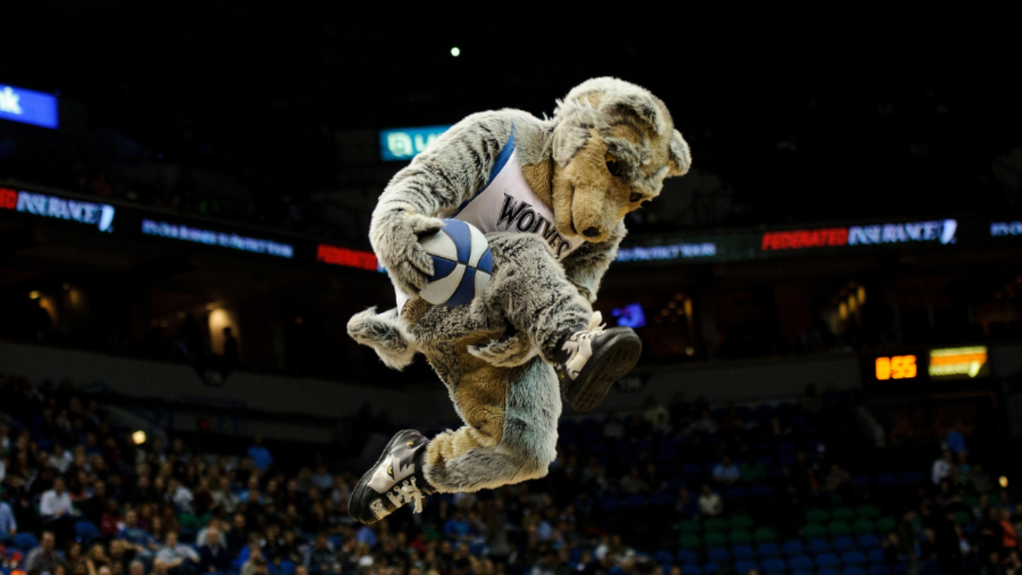 Coyote, the Mascot of the San Antonio Spurs wears his 'Los Spurs' News  Photo - Getty Images