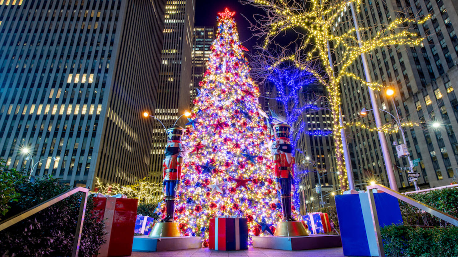 Rockefeller xmas tree fire