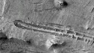Video: 'Crashed Flying Saucer' Spotted on Mars