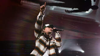 Kane Brown Makes Delightful Holiday 'Memory' at iHeartRadio Jingle Ball