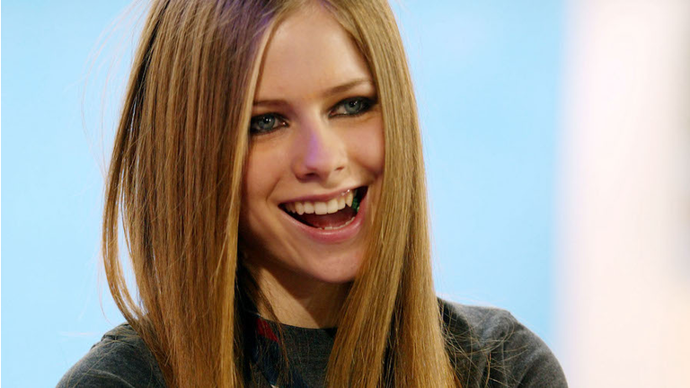 Go find a sk8er boi, because Avril Lavigne is ready for a comeback -  HelloGigglesHelloGiggles