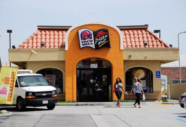 Taco Bell Launches $5 Chalupa Cravings Box Nationwide | 102.7 KIIS-FM ...