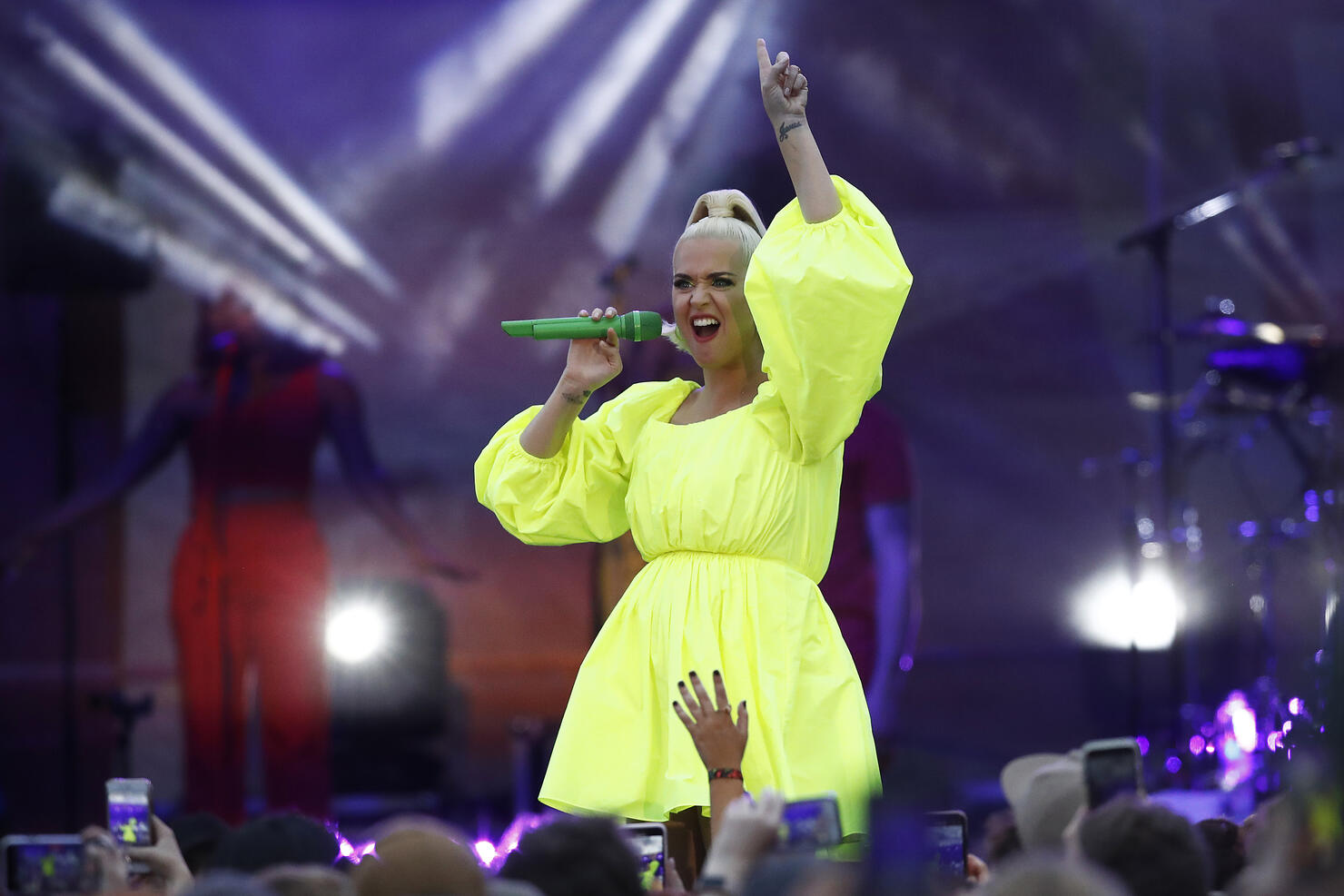Katy Perry Performs Fight On Concert For Firefighters And Bushfire Victims In Regional Victoria