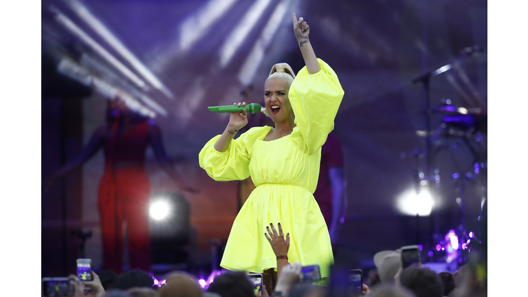 Katy Perry Performs Fight On Concert For Firefighters And Bushfire Victims In Regional Victoria