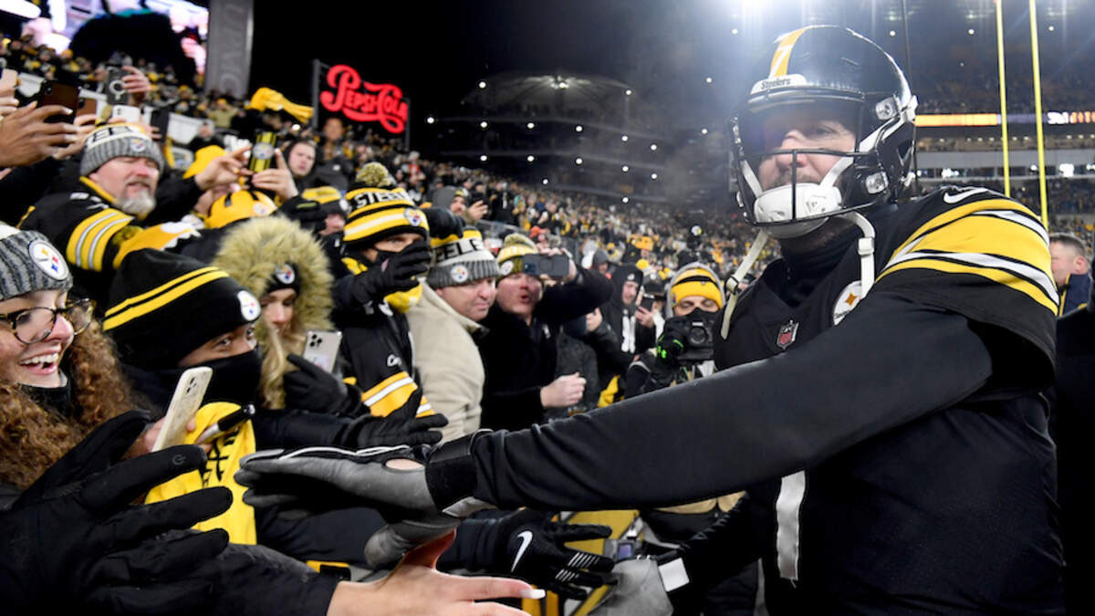 Steelers Fans Went Through All The Emotions During The Raiders Game