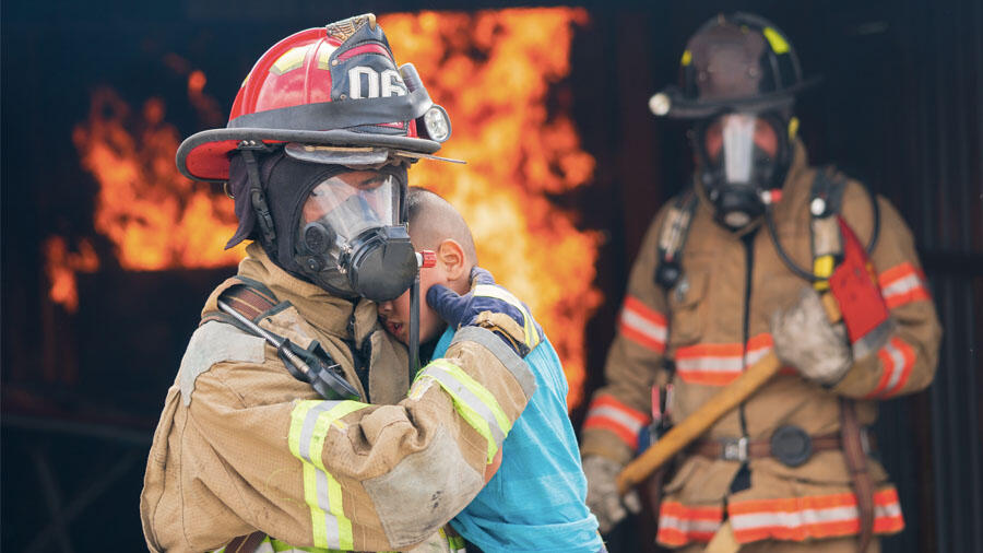 San Diego Family Trapped In Burning Home Rescued Through Barred Window ...